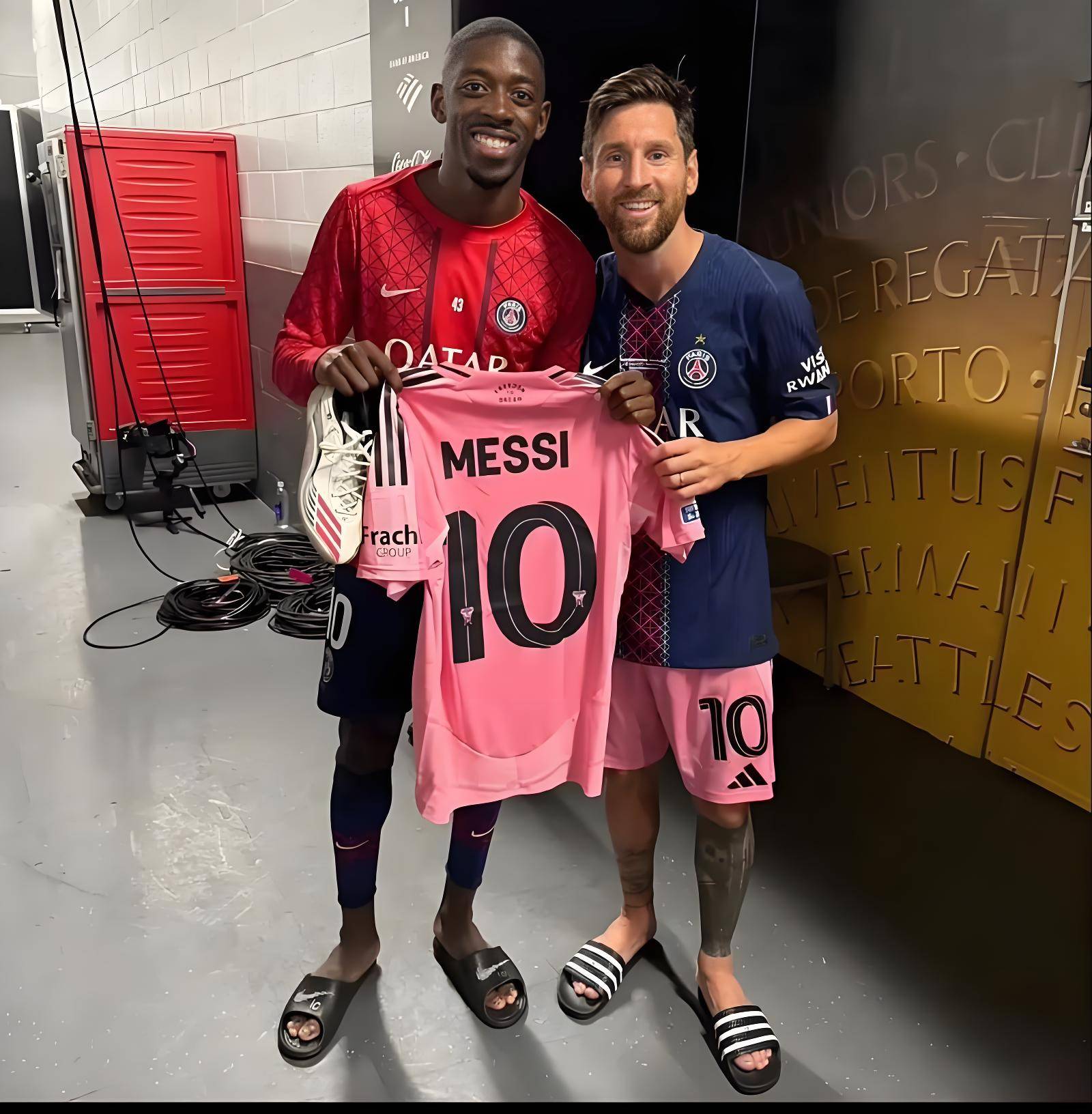 致敬梅西？恩里克：登贝莱让我想起梅西！他配得上卫冕金球奖！